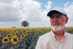 Bize hikâye okuyun arkadaş