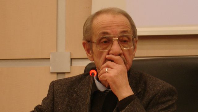 Durmuş Hocaoğlu'dan bir entelijansiya kritiği