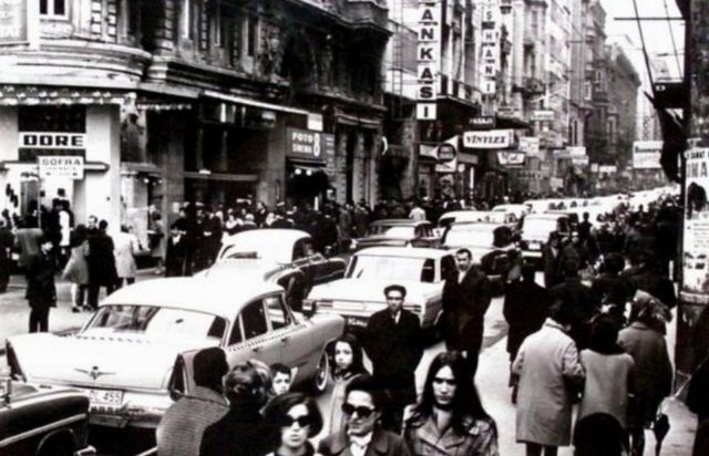 Aydınların büroları gibiydi kıraathaneler