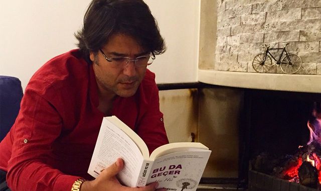 Sana gelen gamlar, kederler sende misafirdir