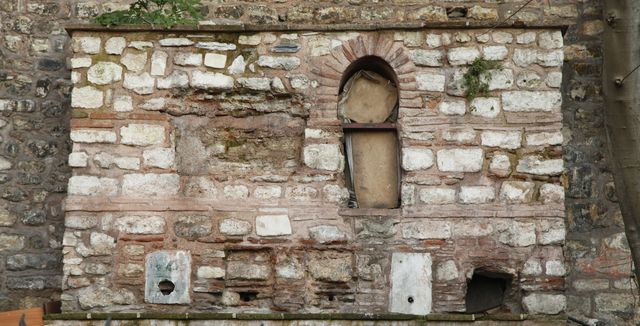 Bugün çeşme; yarın hamam, medrese, türbe…