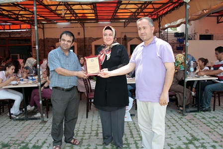 TYB Konya Şubesi'nden Hüzeyme Yeşim Koçak'a 30. yıl plaketi