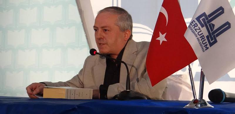 M.Hanefi İspirli Kitap Fuarında ‘Sezai Karakoç’u Anlattı