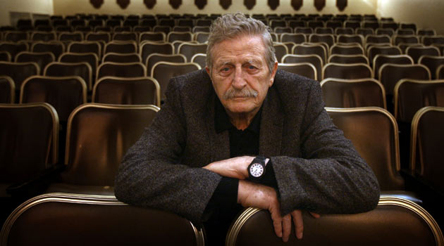 Müşfik Kenter'in sesi, kulaklardan gitmeyecek