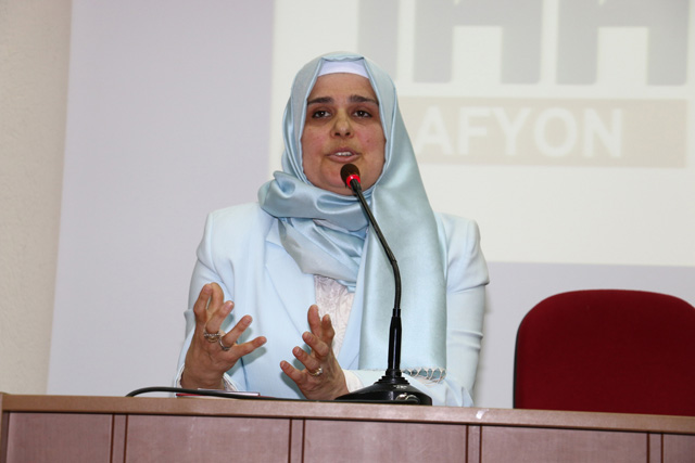 Fatma Gülşen Koçak: Yanlış Batılılaşma değerlerimizden uzaklaştırdı