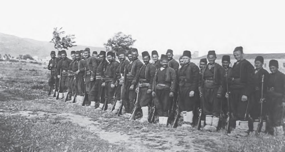 Bir Zabit Emmim Var, Ama Ben Onu Hiç Görmedim