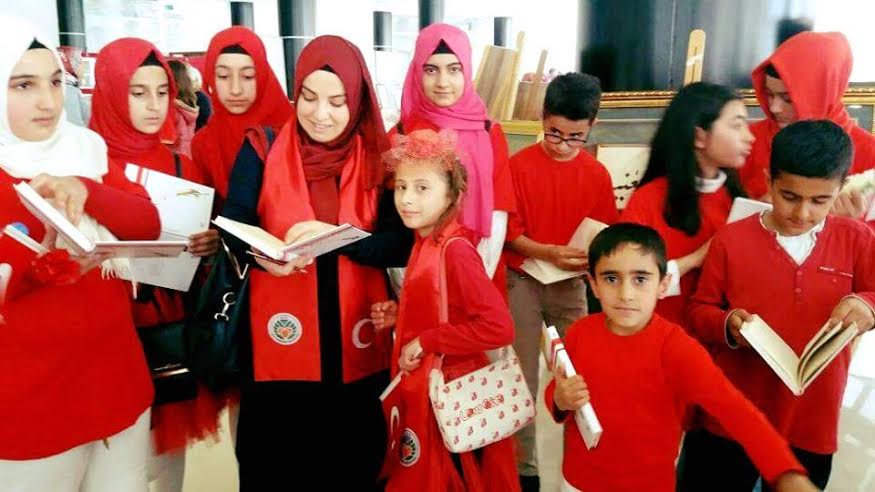 Kırmızı Hayatın Rengi Olsun, Ölümün Değil