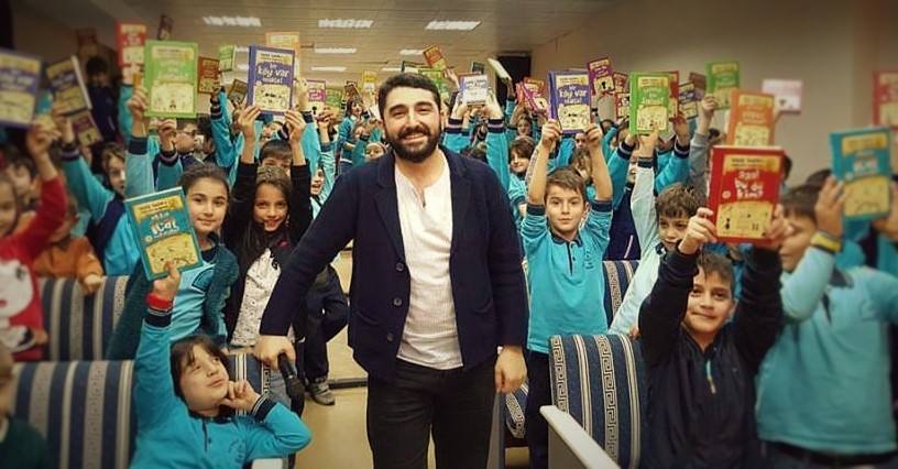 İki İnsan, Bir Böcek Mahallesi