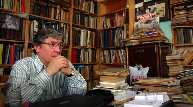 Simurg uçtu, Dergâh geldi