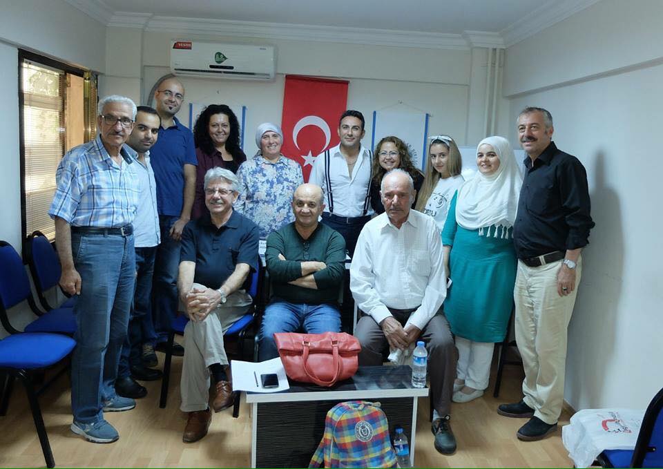 İzmirli Yazarlar Karikatürist Oldu!