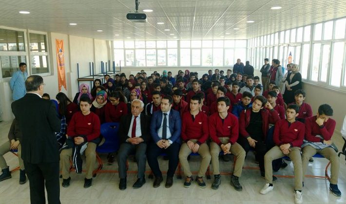 Siirt Hedef Anadolu Lisesinde Gazetecilik Konferansı