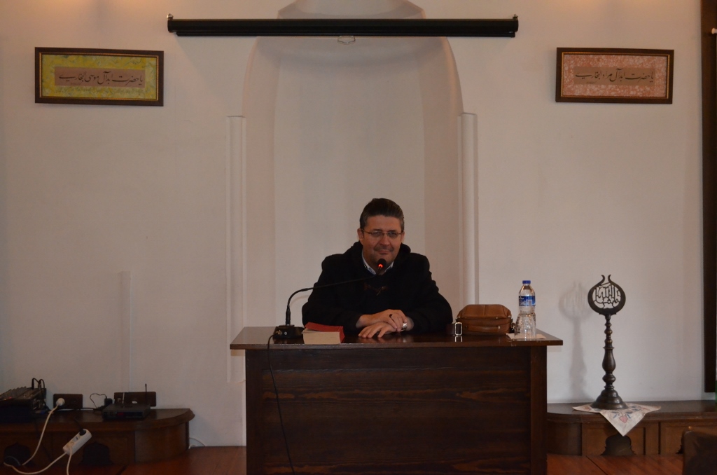 Şair Bireyi Ontolojik Gerçeği Bağdaştırır