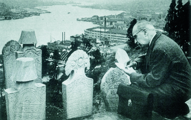 Süheyl Ünver gittiği her şehrin kültür mirasını kaydetti