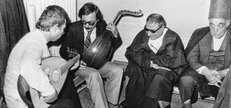 Hatırla mâzî-i mes’ûdu sen de ben gibi yan