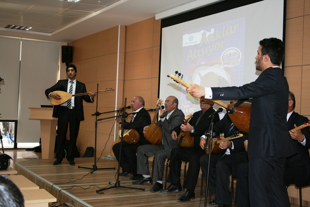 TYB Konya Şubesi'nde Âşıklar Doyasıya Atıştı
