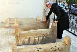 600 yıllık sandukalar asıl yerine konuldu