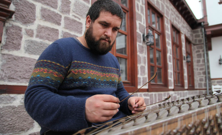 Sedat Anar ile Santur Sazı ve Müzik Yolculuğu Üzerine