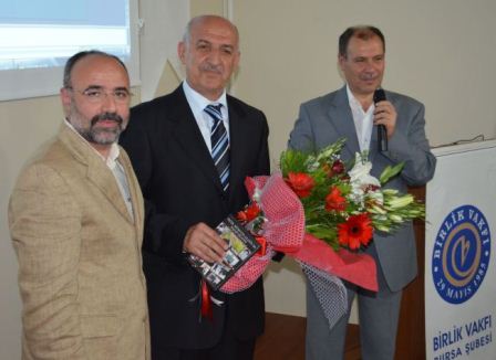 Hüseyin Algül'e ilim ödülü verildi!