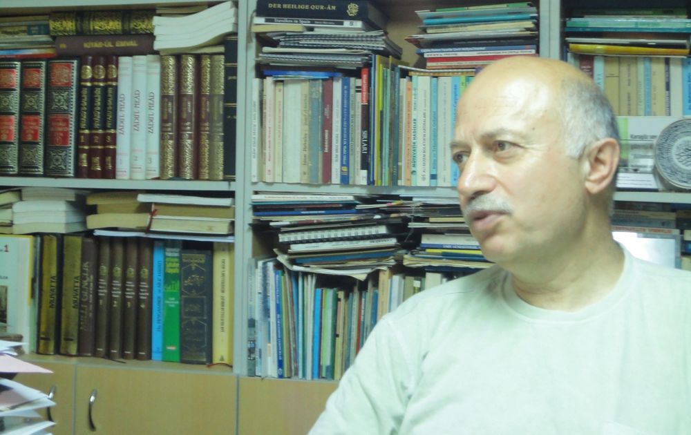 Mevlüt Ceylan'ın Şiirleri İki Kapak Arasında: Güller ve Çığlıklar