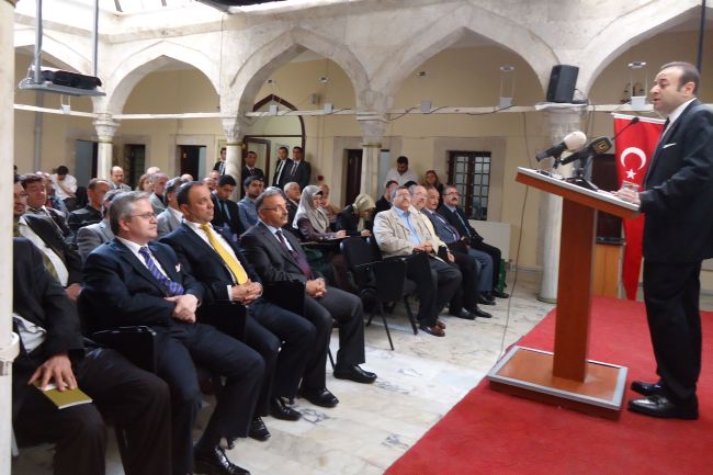 Onlar mı bizleşiyor biz mi onlarlaşıyoruz?