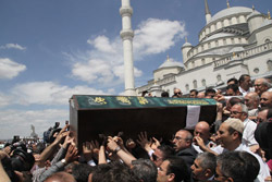 Karakoç'u dualarla uğurladık