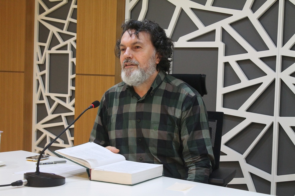 Hicabi Kırlangıç: Mesnevi ve Yeniden Manzum Çevirisi