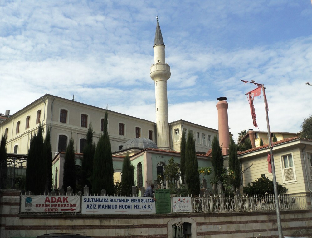 Sultanların Peşi Sıra Yürüdüğü Sûfî: Azîz Mahmûd Hüdâyî