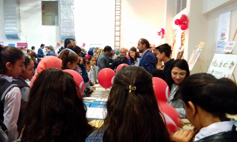 Erciş'te Dolu Dolu Bir Edebiyat Şöleni