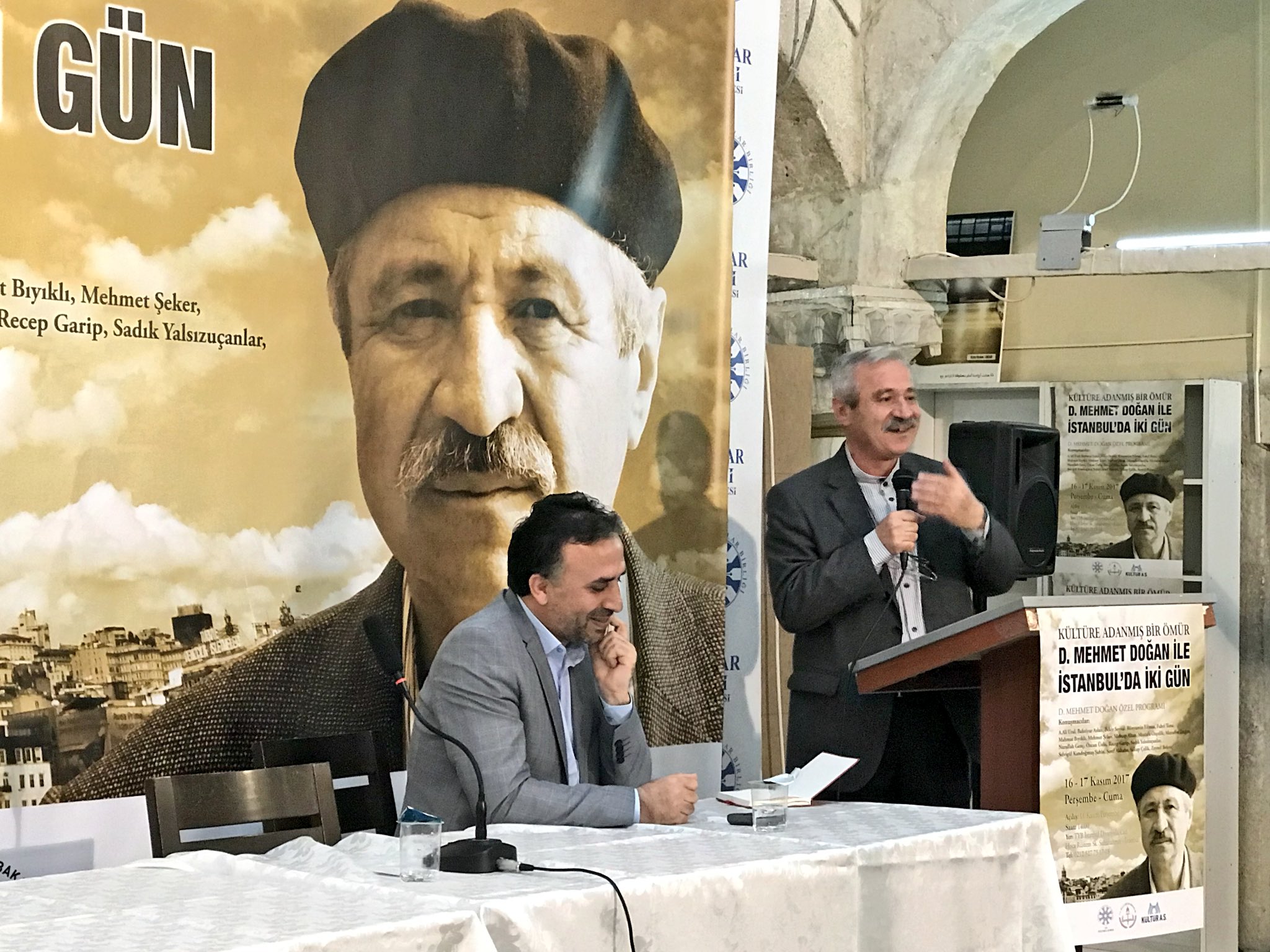 'Yazıya ve Yazarlığa Adanmış Bir Ömür : Mehmet Doğan'