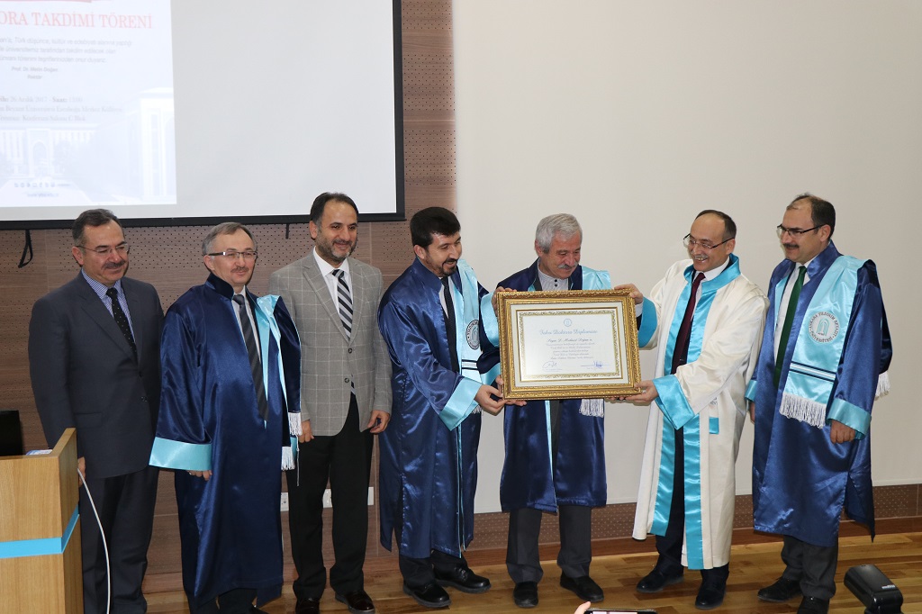 Ankara Yıldırım Beyazıt Üniversitesi D. Mehmet Doğan’a Fahri Doktora Unvanı Verdi