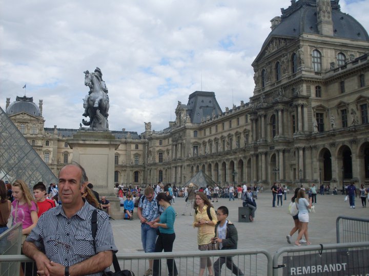 Bir Şairin Gözünden Kahire ve Paris