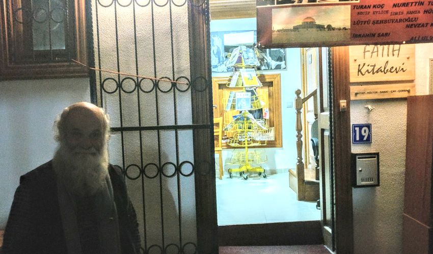 Kitap Her Yerde Var, Ama Fatih Kitabevi'nde Fazladan Muhabbet de Var