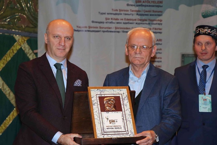 Mağcan Cumabayulı Ödülü Çevresinde Şair Mustafa Özçelik’le Bir Söyleşi