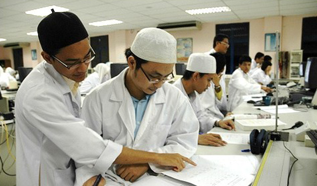 İslamcı Partiler Demokrasiyi Güçlendiriyor