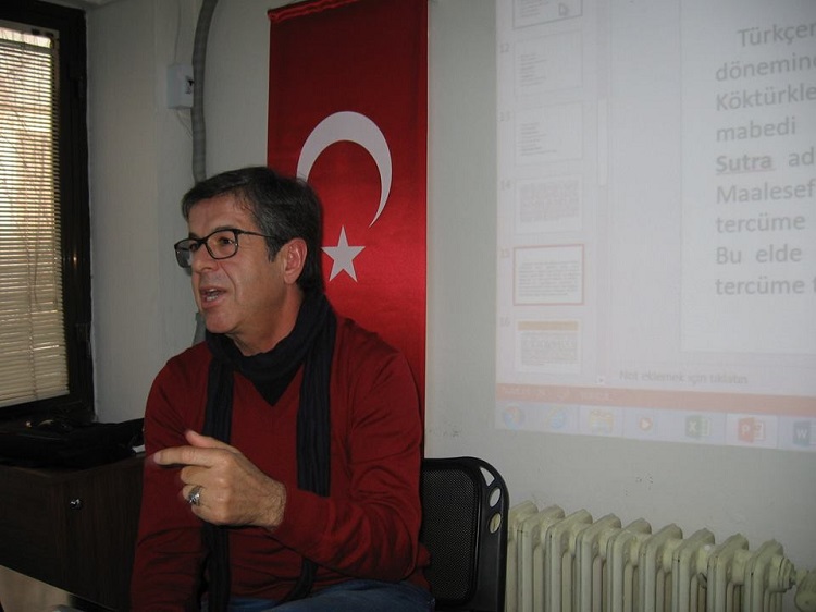 İzmir Şubesi' nde Dil üzerine birçok şey söyleşisi