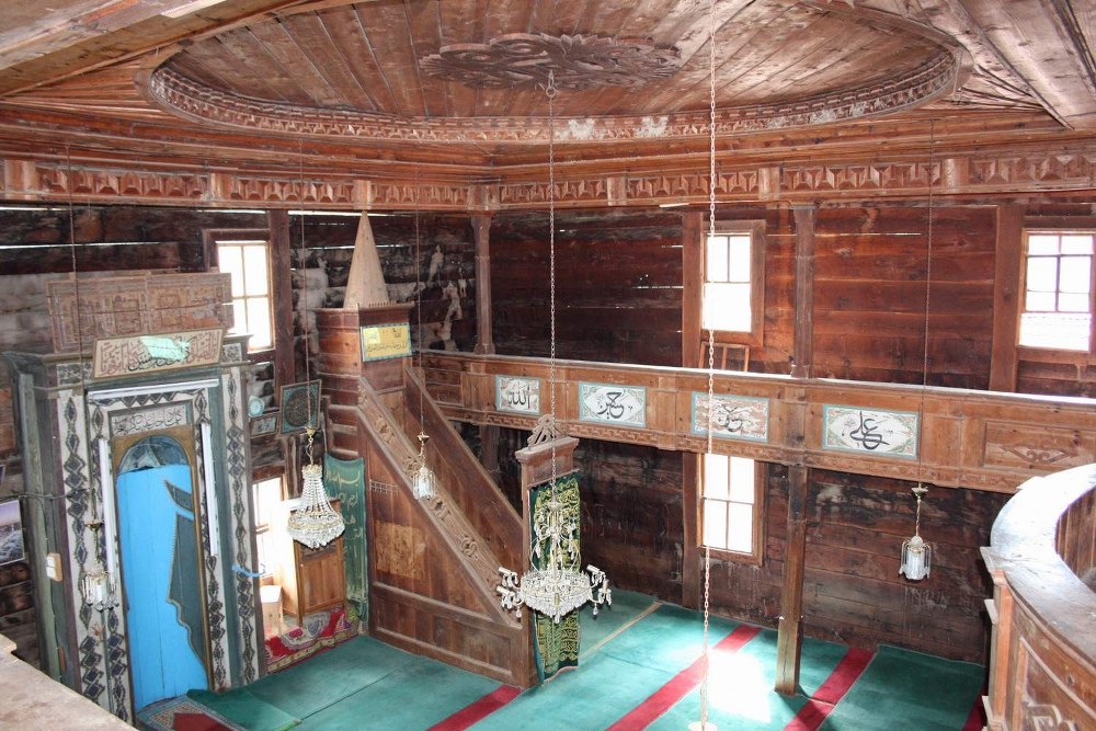 Zamana Meydan Okuyan 7 Çivisiz Ahşap Cami