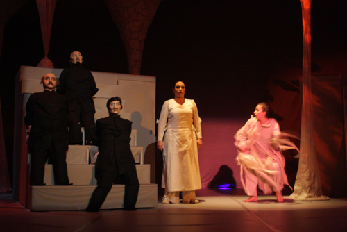 Küçükçekmece'de Mesut İnsanlar Fotoğrafhanesi