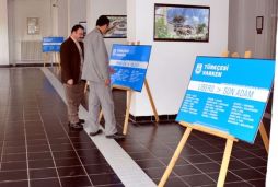 Türkçesi varken yabancı kelime kullanmak niye?