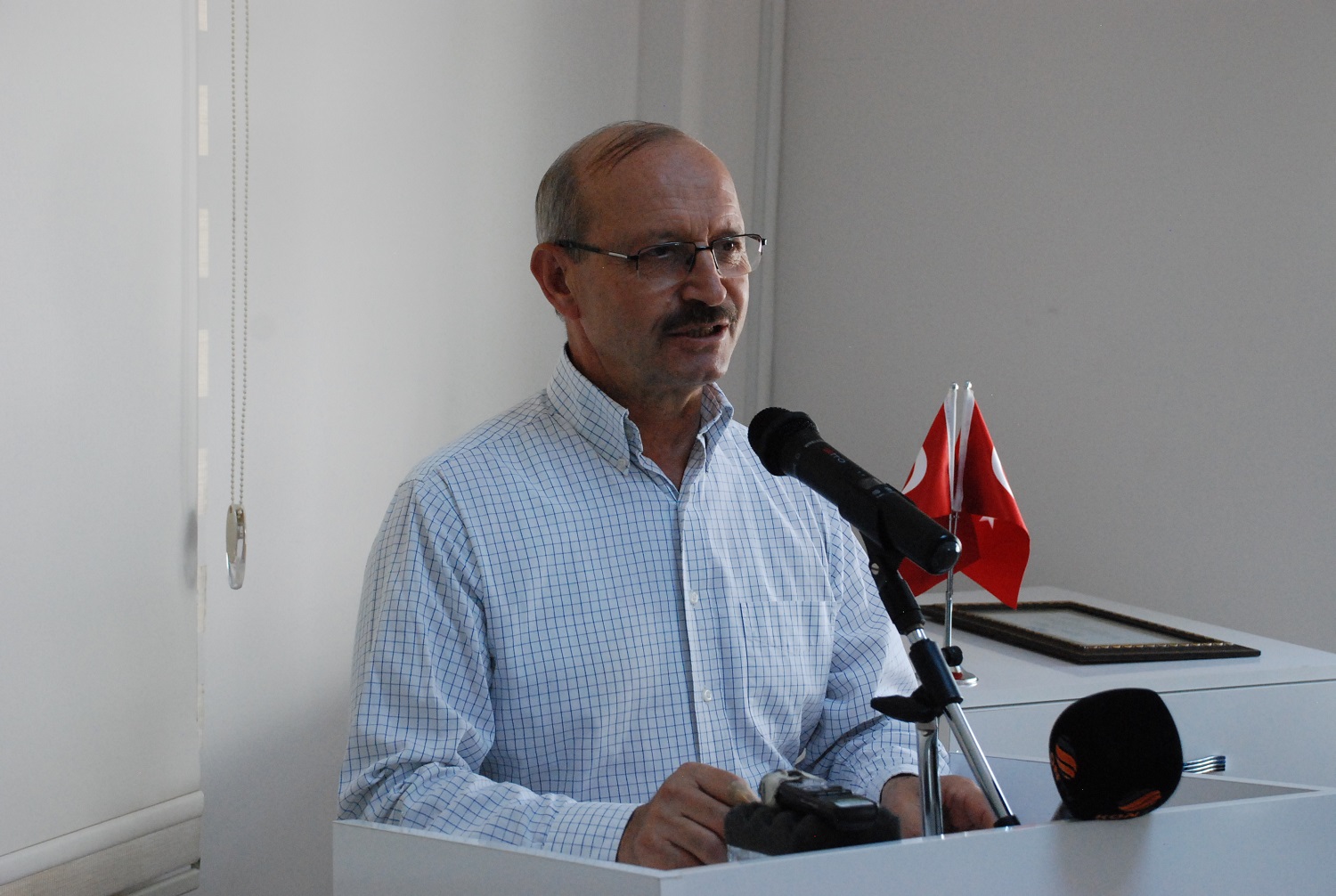 Prof. Dr. Saim Sakaoğlu Konya Şiirlerini anlattı