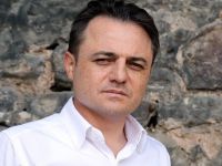 Atakan Yavuz’un Tanıyor Olabileceğin Kişiler Adlı Şiir Kitabı Çıktı