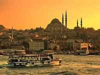 İstanbul Okuyuculara 10 Bin Yüzünü Gösterdi