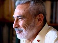 İSMET ÖZEL, ŞECAAT ARZ EDERKEN MERD-İ KIPTÎ