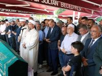 Özdenören'in cenazesi Eyüp Sultan'a defnedildi