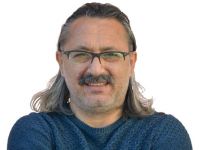 Mustafa Süs: Depremde Sarsılmayan Öğretmen!