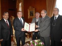 TYB'den Meclis Başkanı Şahin'e Şükran Beratı