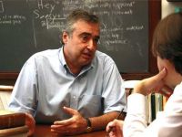 M.Şükrü Hanioğlu'dan:CHP'nin temel sorunu siyaset yelpazesindeki yeri  midir?