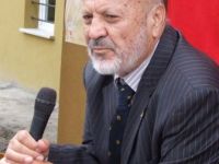 Hasan Aksay'dan: Vakıf insan Akmumcu’yu uğurlamak