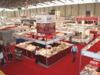 Kitap fuarında 566 korsan kitap ele geçirildi