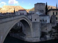 Aliya'nın mezarı adeta hayatının bir özeti