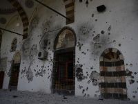 Sur ilçesinde terörün izleri siliniyor